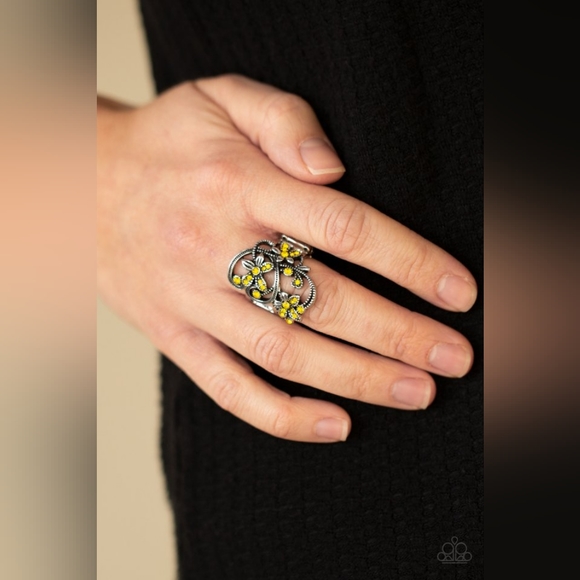 🌼'Bouquet Toss' Yellow Silver Floral Stretch Ring - Paparazzi🌼 - Picture 9 of 9